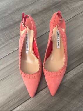 Manolo Blahnik Coral Suede Pointed Slingback Pumps with Scalloped Edge